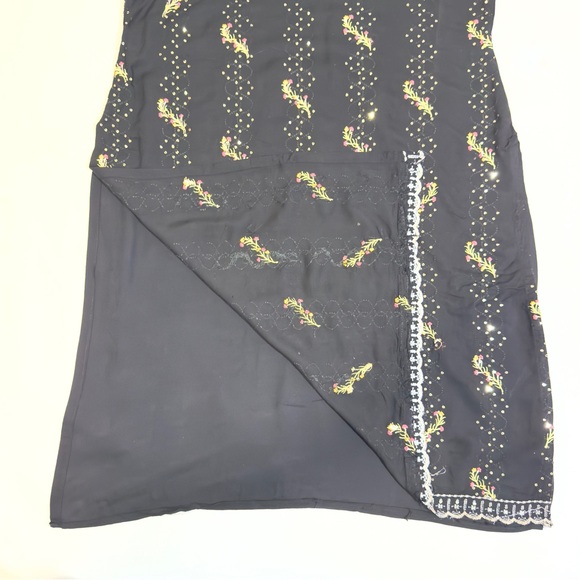 Women Rayon Printed Kurti - Picture 7 of 7